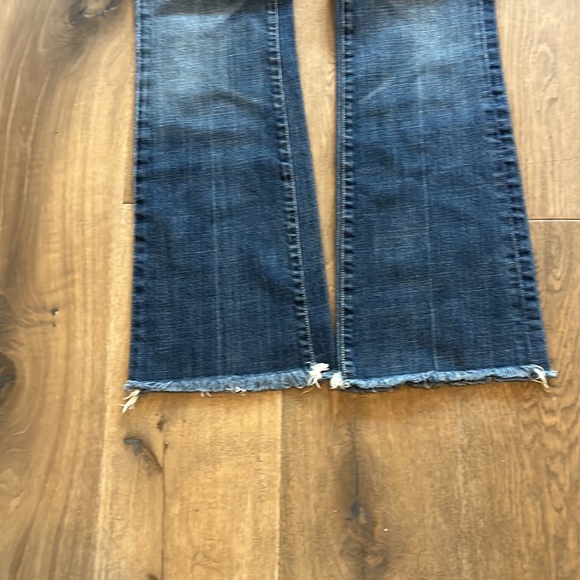 Citizens of Humanity size 29 flared low rise jean - Picture 3 of 8